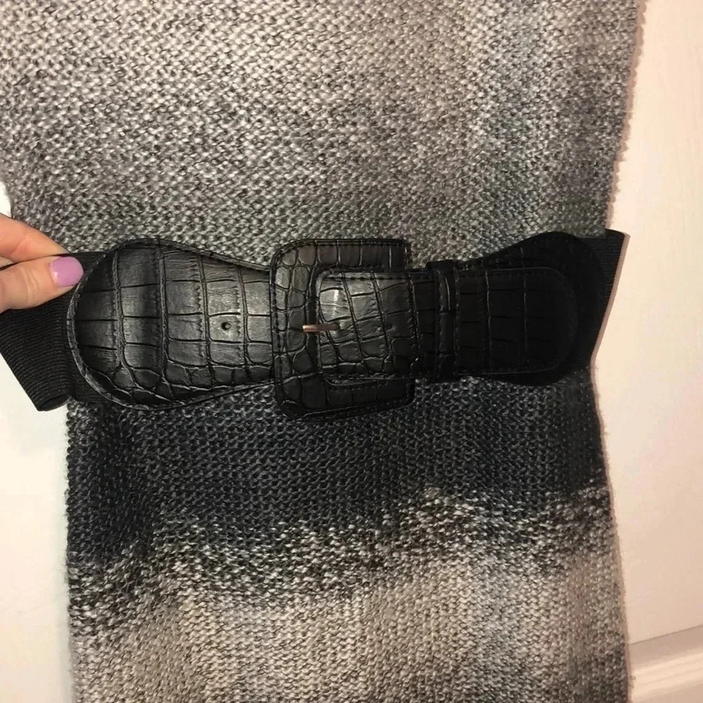 Sweater Dress - Picture 3 of 6